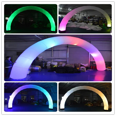 arco gonfiabile esterno in colore bianco con luci a led RGB per la pubblicità di eventi