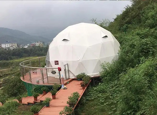 Luoghi di lusso con tenda a cupola geodetica