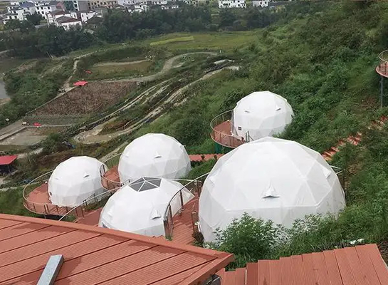 Luoghi di lusso con tenda a cupola geodetica