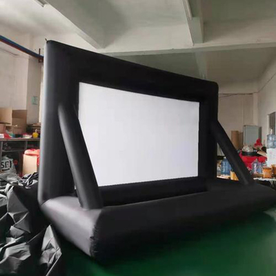 Display gonfiabile per riprodurre film