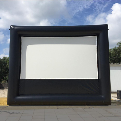 Display gonfiabile per riprodurre film