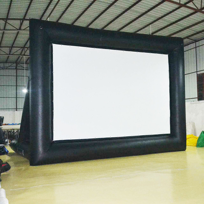 Display gonfiabile per riprodurre film