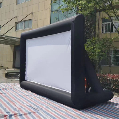 Display gonfiabile per riprodurre film