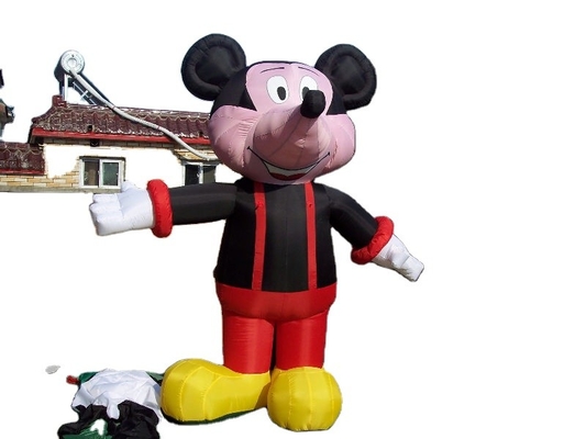 Materiale in PVC a cartone gonfiabile personalizzato dimensione 5m per attività all'aria aperta